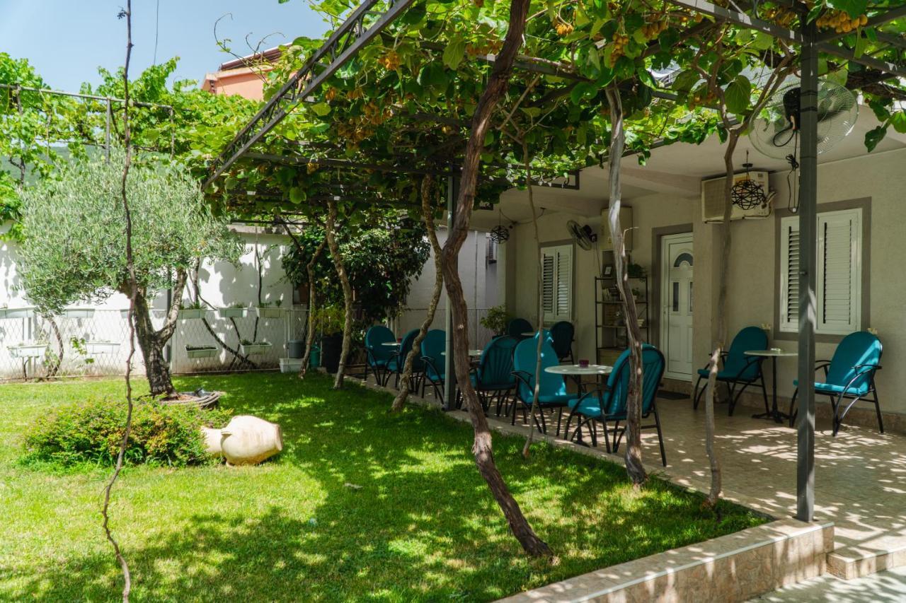 Guest House Buskovic บุดวา ภายนอก รูปภาพ