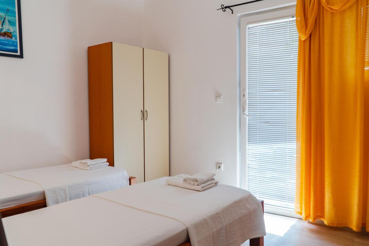 Guest House Buskovic บุดวา ภายนอก รูปภาพ