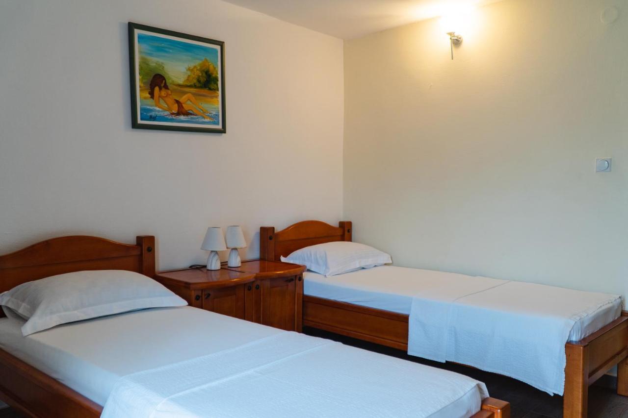 Guest House Buskovic บุดวา ภายนอก รูปภาพ